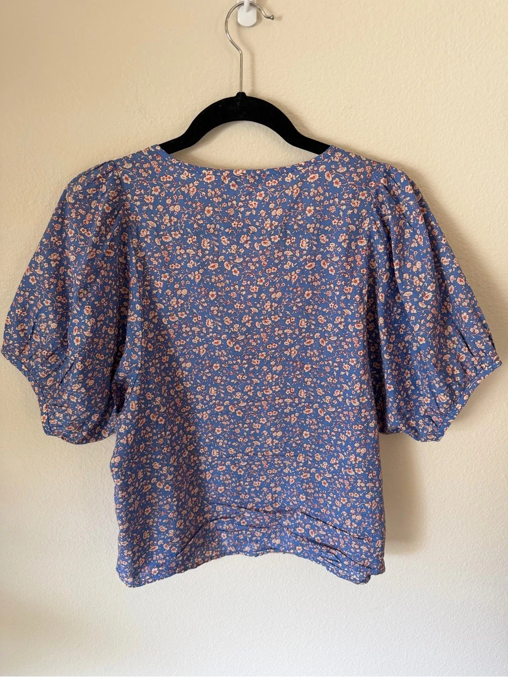 Madewell Blue Floral V-Neck Puff Sleeve Blouse